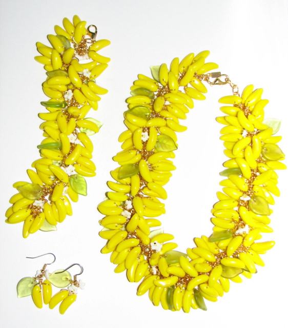 Julia Lee's
                jewelry ultimate banana set