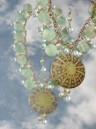 Julia
                Lee's Jewelry